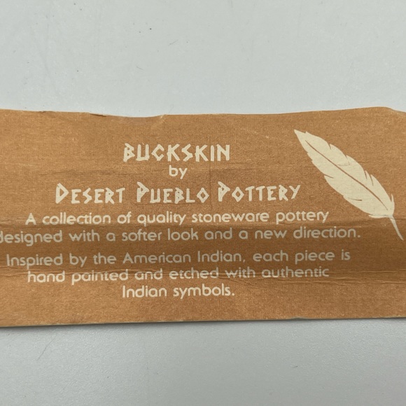 Desert Pueblo Pottery Vase, Native American Hand-Painted (Vintage Buckskin) - Picture 5 of 7